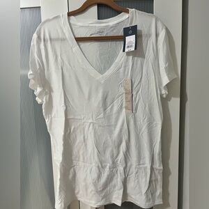 Universal Thread White V-Neck T-Shirt